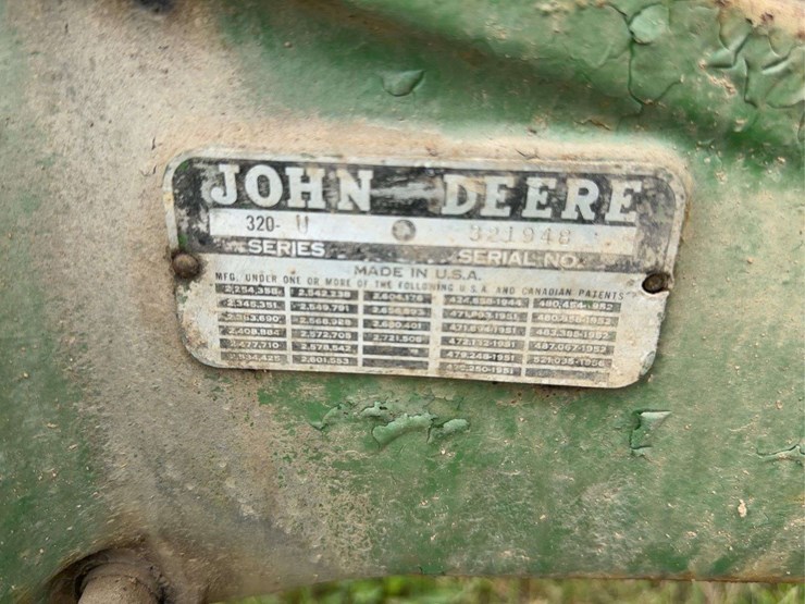 john-deere-320-image-45