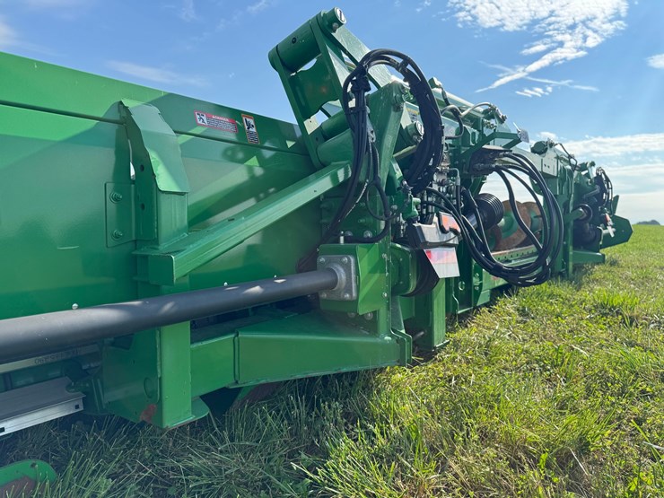 john-deere-c12f-image-17