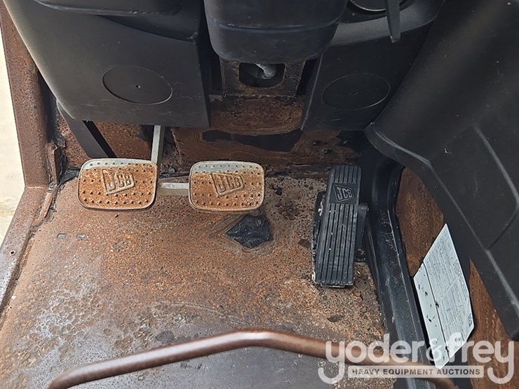 2017-jcb-510-56-image-61