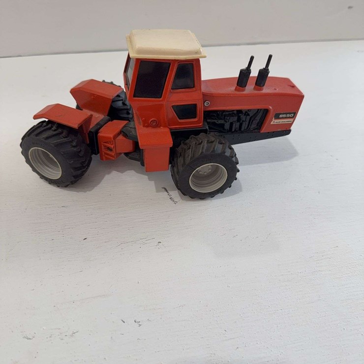 Allis-Chalmers 8550 toy tractor, die-cast metal, 1/32 scale