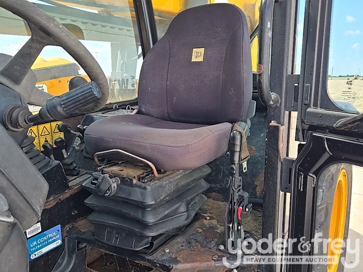 2017-jcb-510-56-image-47