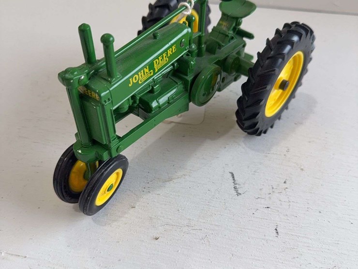 ertl-john-deere-tractor,-die-cast-metal,-1/16-sale-image-2