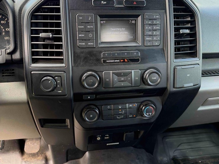 2015-ford-f150-xl-image-15