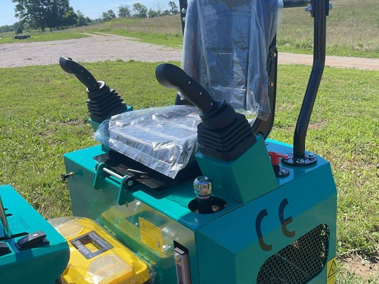 mh13rx-mini-excavator-image-9