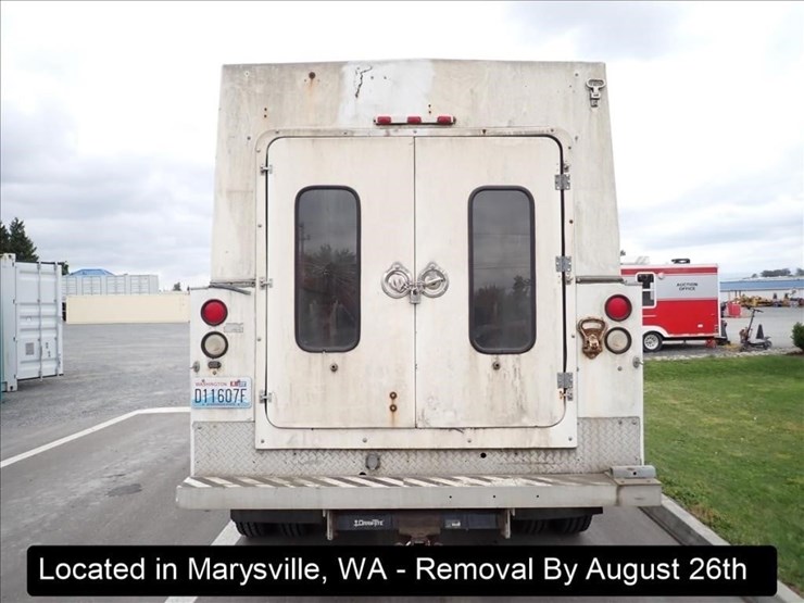 2006-ford-f550-image-25