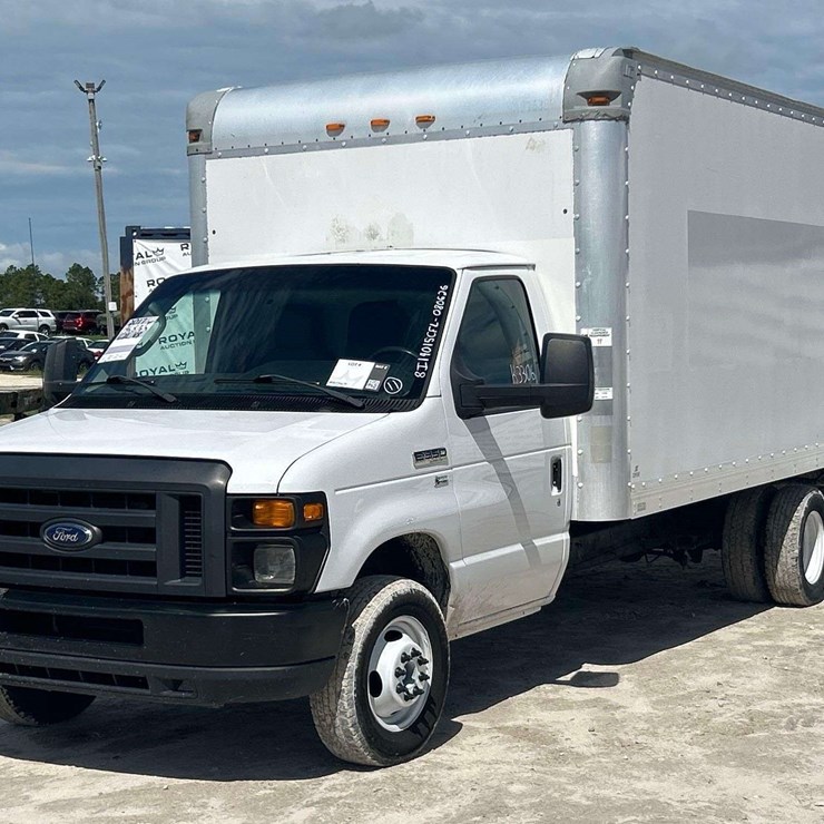 2017 FORD E350