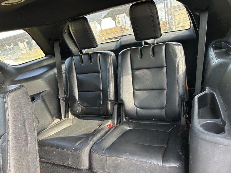 2016-ford-explorer-xlt-image-11