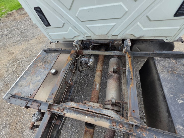 2002-international-durastar-4300-image-73
