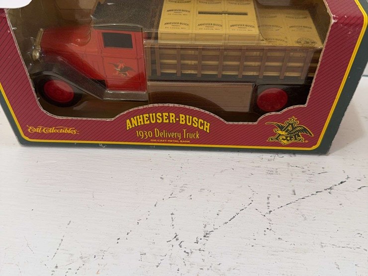ertl-1931-hawkeye-crate-bank,-anheuser-busch-1930-delivery-truck,-die-cast-meta-image-2