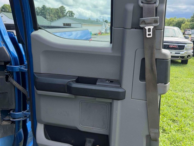 2015-ford-f150-xl-image-13