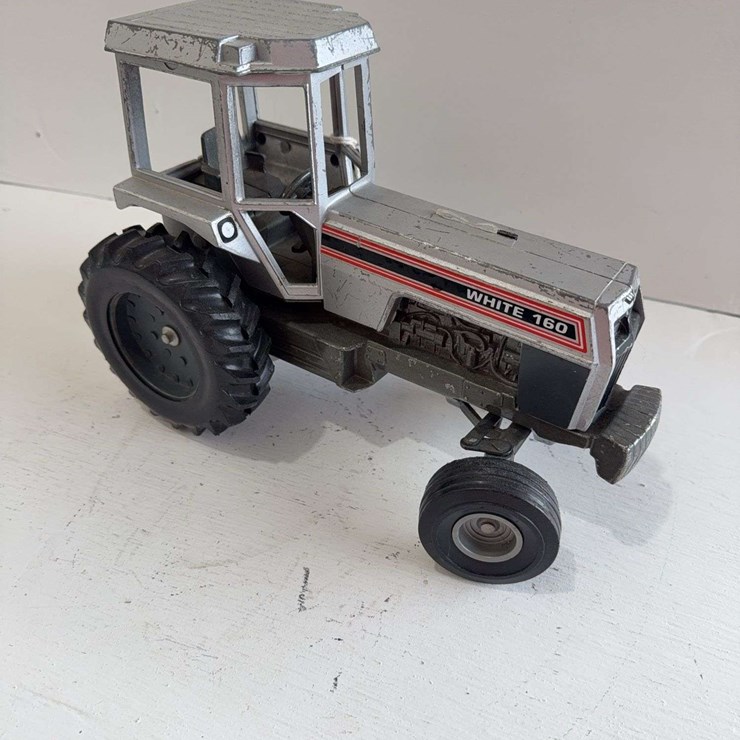 Scale Models White 160 toy tractor, die-cast metal, 1/16 scale, no muffler