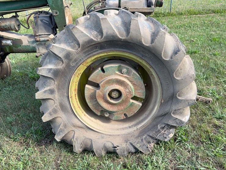 john-deere-330-image-41