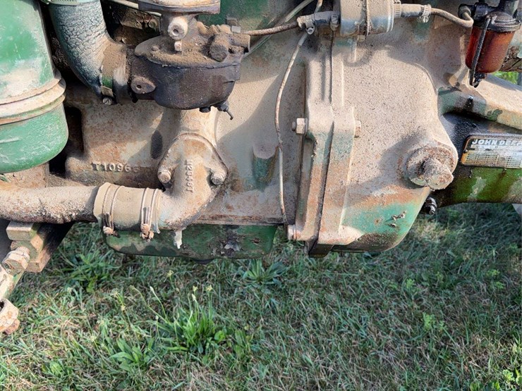 john-deere-330-image-47