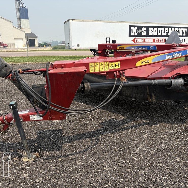 2016 NEW HOLLAND H7230