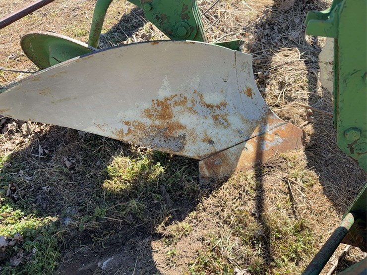 john-deere-three-point-two-bottom-plow-image-10