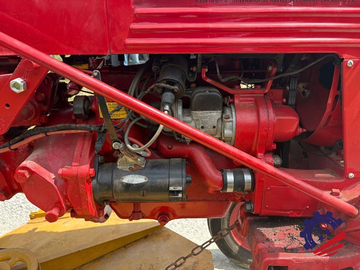 mccormick-farmall-cub-farm-tractor-image-14