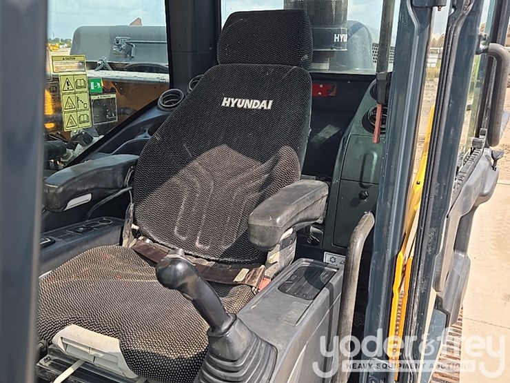 2018-hyundai-hx260l-image-65