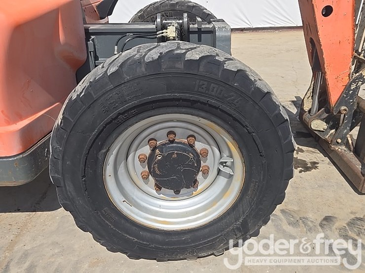 2012-jlg-g6-42a-image-11