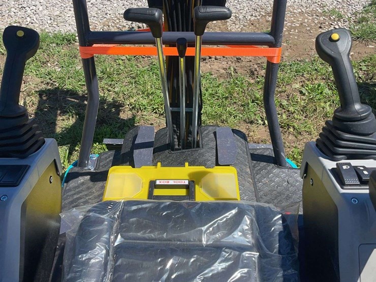 mx15rx-mini-excavator-image-9