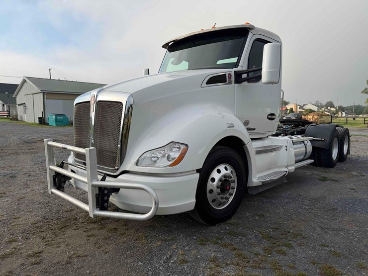 2020-kenworth-t680-image-1