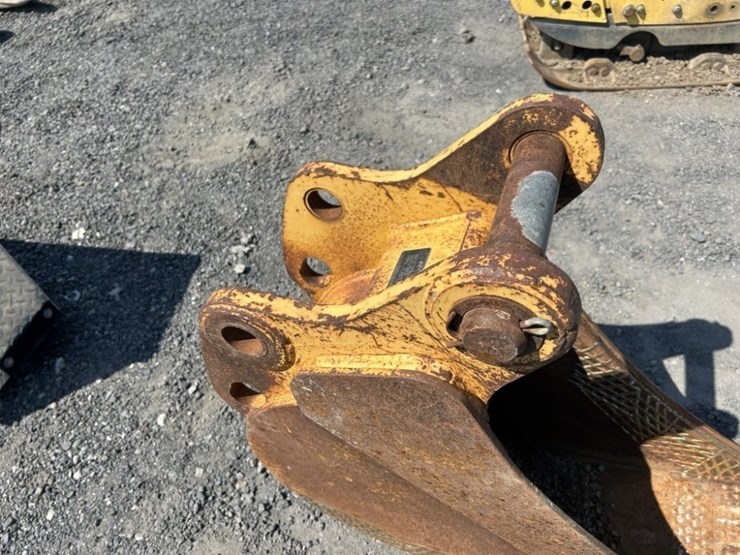 john-deere-12-image-4