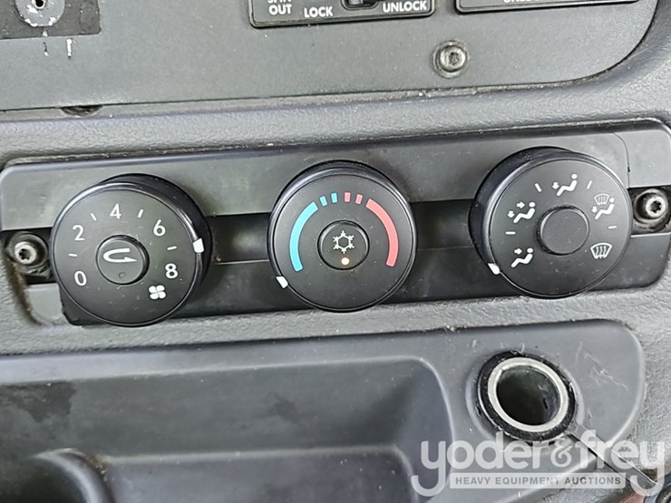 2019-freightliner-cascadia-125-image-34