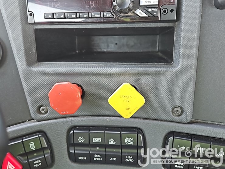 2019-freightliner-cascadia-125-image-36