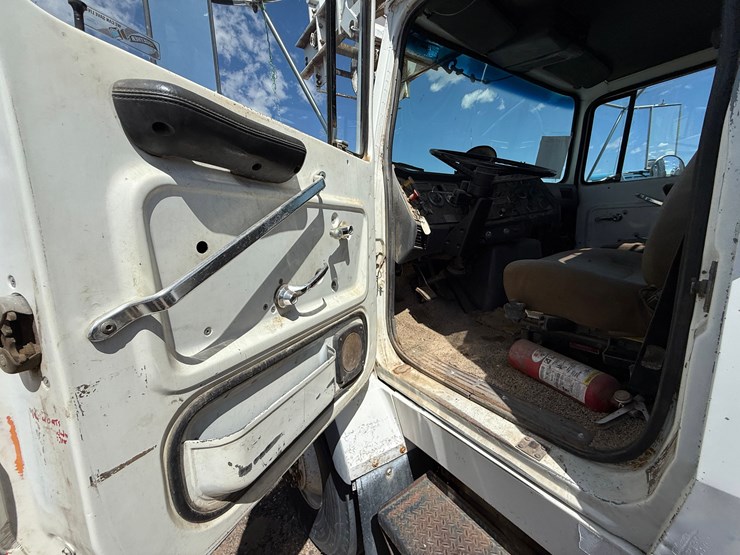 1994-ford-l9000-image-20