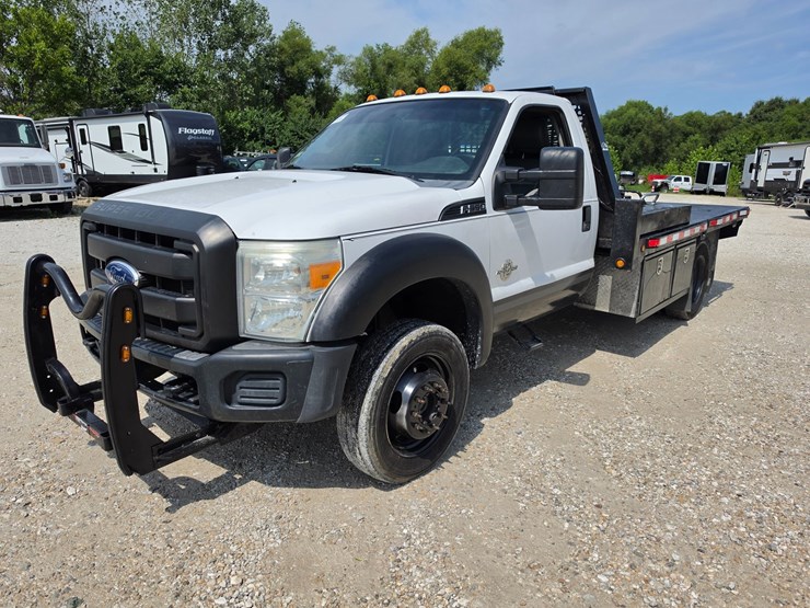 2011-ford-f550-image-1