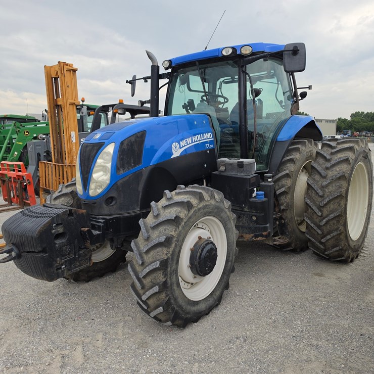 2015 NEW HOLLAND T7.210