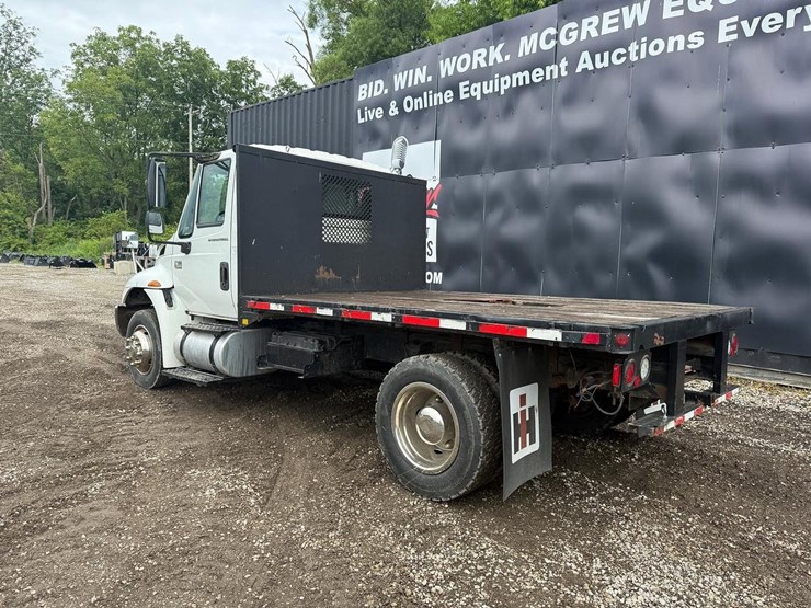 2007-international-durastar-4300-image-2