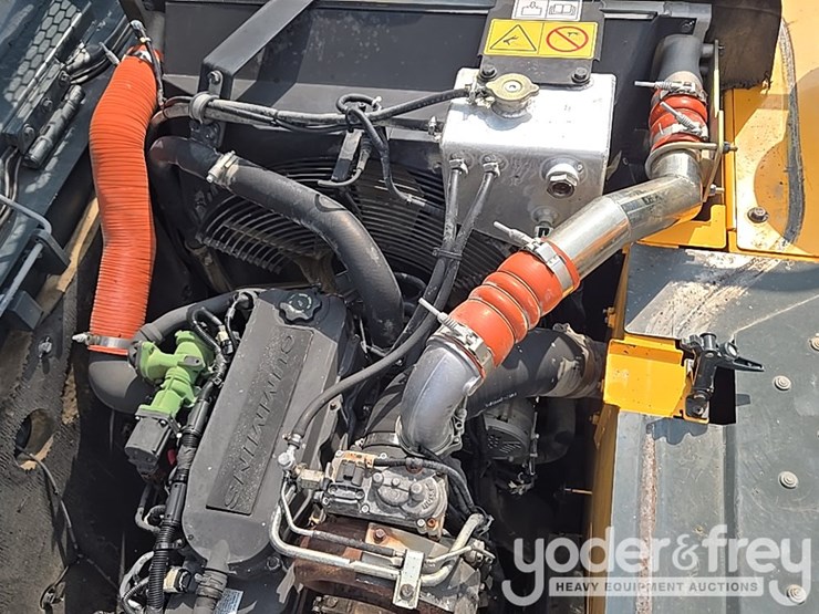 2018-hyundai-hx260l-image-53