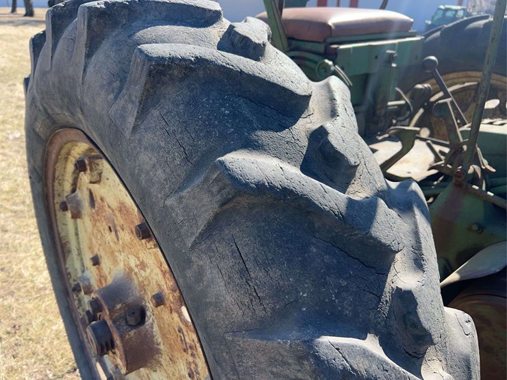 john-deere-530-image-35