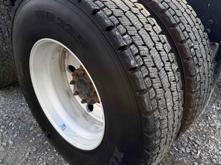 2020-kenworth-t680-image-10