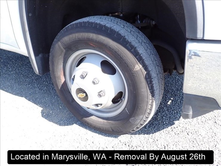 2022-chevrolet-3500-image-18