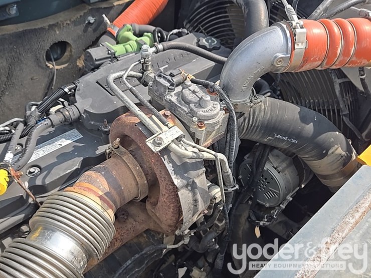2018-hyundai-hx260l-image-54