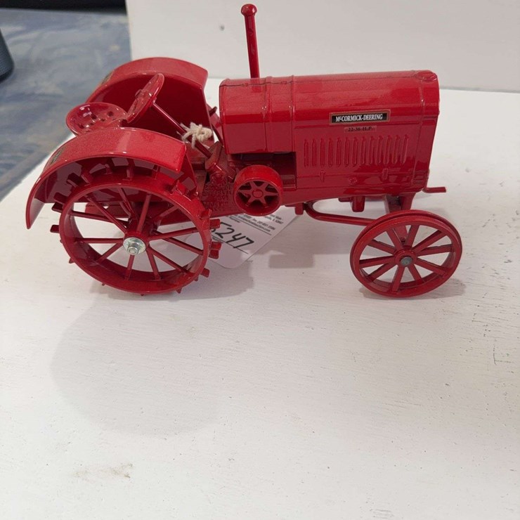 Scale Models McCormick-Deering 22-36 H.P tractor, die-cast metal, 1/16 scale