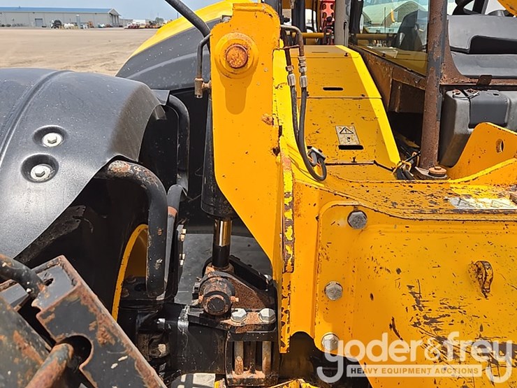 2017-jcb-510-56-image-30