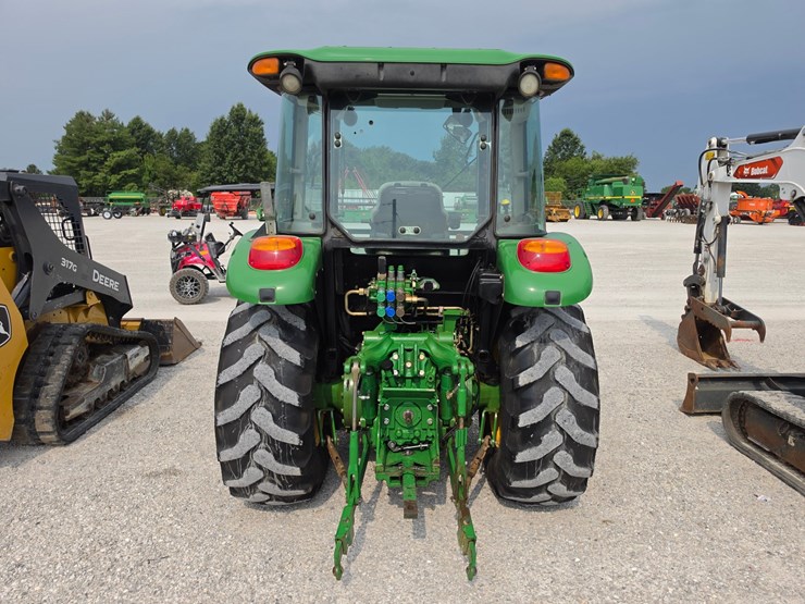 2016-john-deere-5085m-image-12