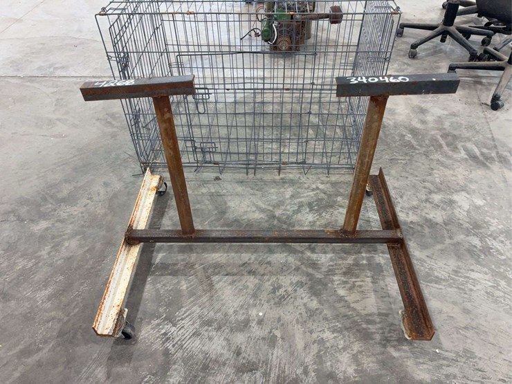dog-kennel-and-metal-shop-stand-image-4