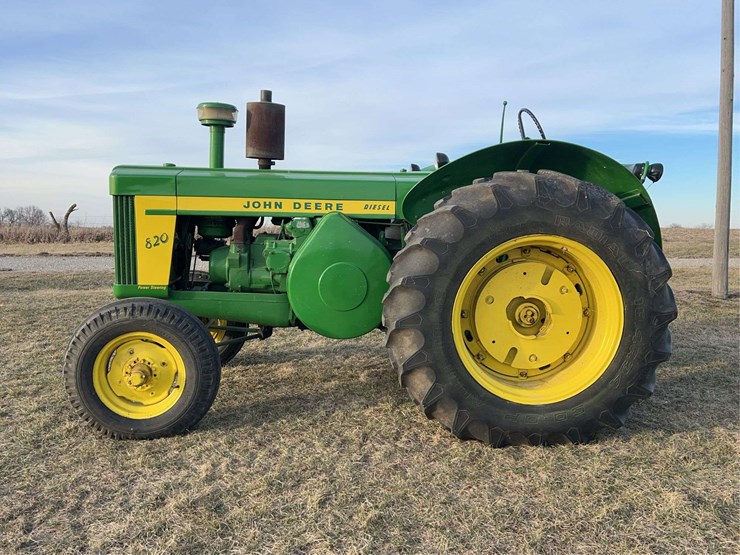 john-deere-820-image-2
