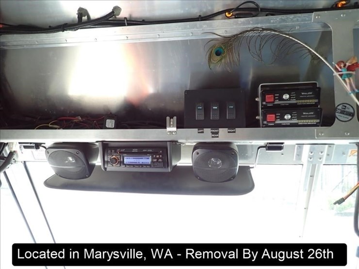 2012-freightliner-mt55-image-11