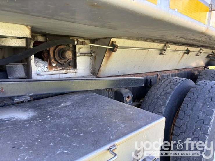 2012-kenworth-t400-image-28