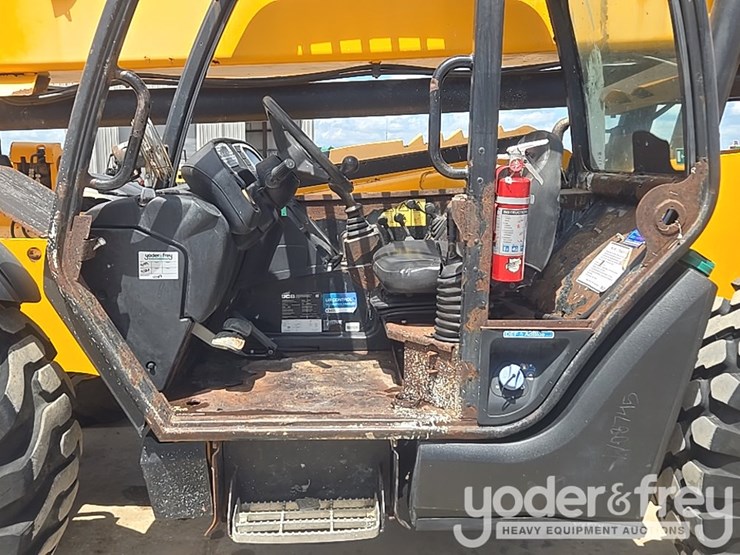2019-jcb-510-56-image-44