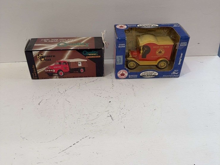 red-crown-coin-bank,-square-deal-200-series-collector-truck-image-1