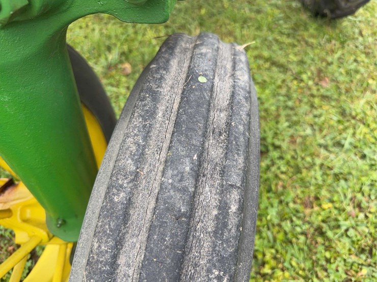 john-deere-model-b-image-15