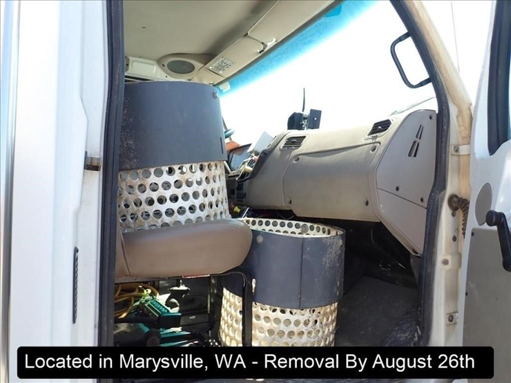 2006-sterling-l9500-image-22