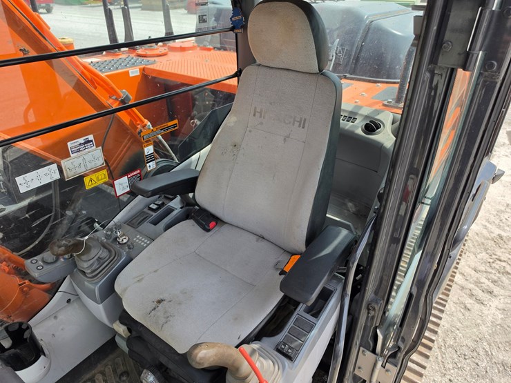 2021-hitachi-zx210-lc-6n-image-10