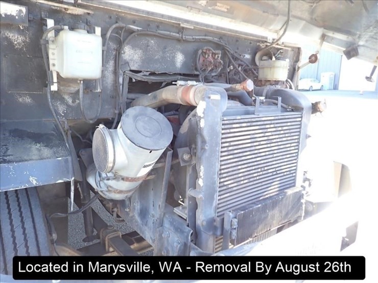 2001-freightliner-mt55-image-31