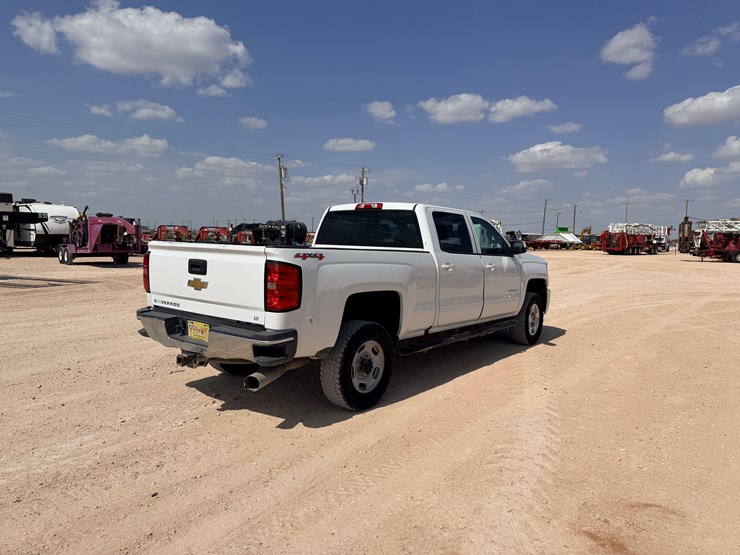 2017-chevrolet-silverado-2500hd-image-3